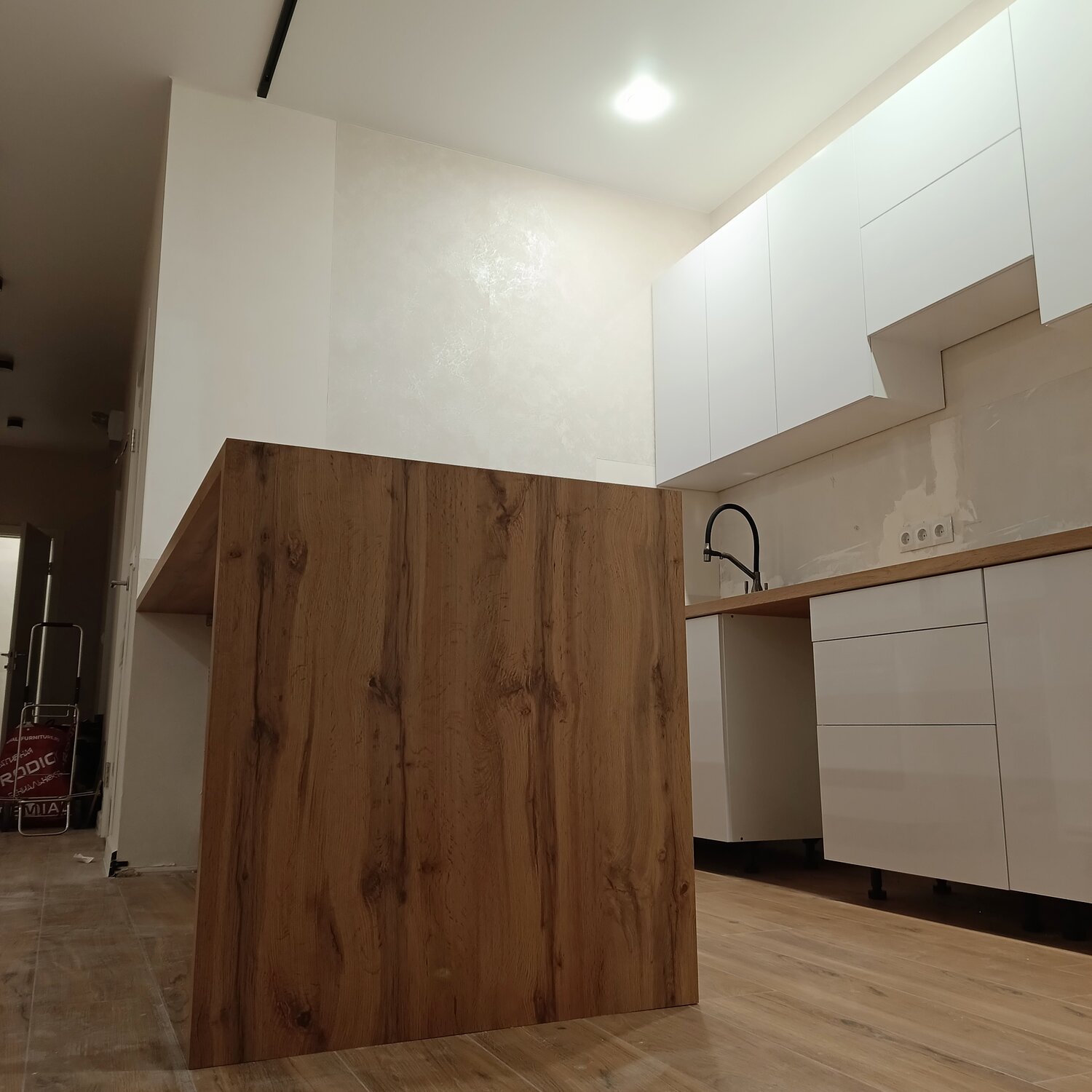 квартиры, кухни в современном стиле, квартира студия, кухня в стиле минимализм, однокомнатная