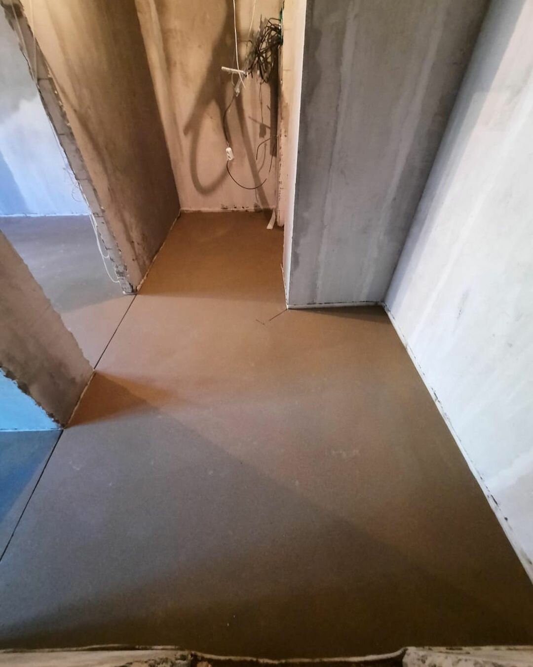 стяжка пола, мокрая стяжка пола, стяжка пола за 1 день, полусухая стяжка из м150, стяжка