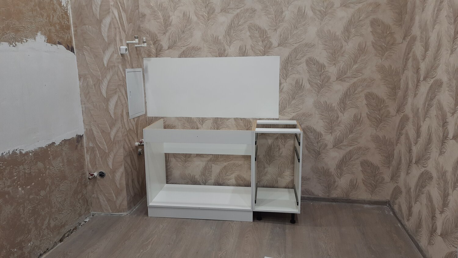 тумба тележка косметологическая с одним ящиком, крепление тумбы под раковину, тумба под раковину, мебель, стеллаж деревянный буковый strong 3 полки 93x70x33 см