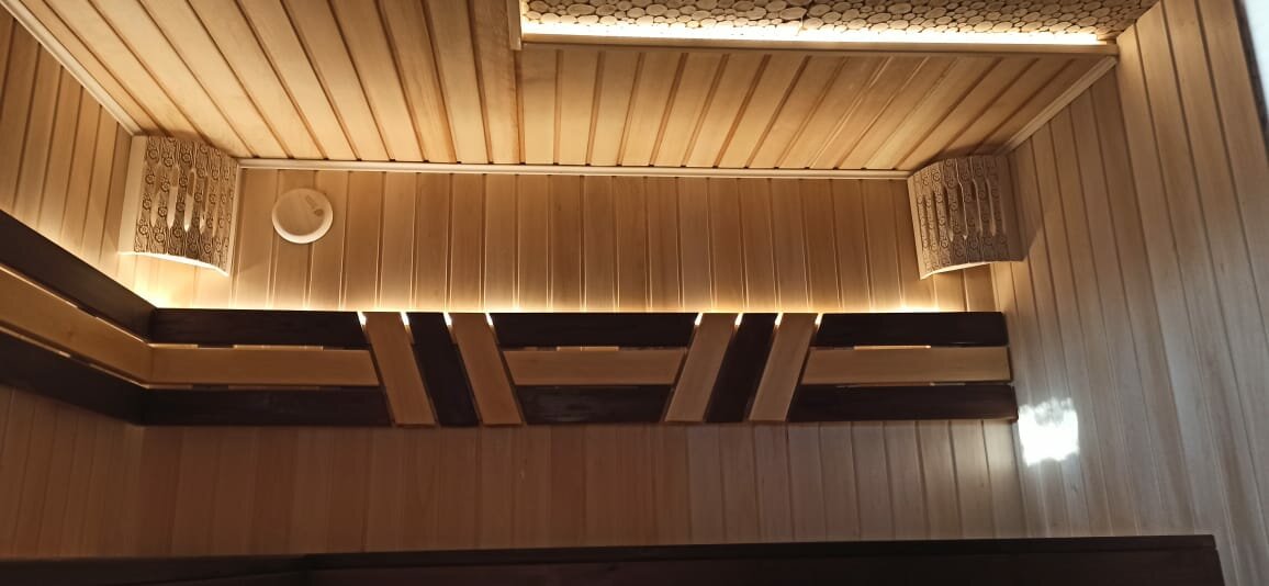 потолок в парилке, потолок в парилке бани, отделка парной, освещение в бане в парилке, освещение в парилке