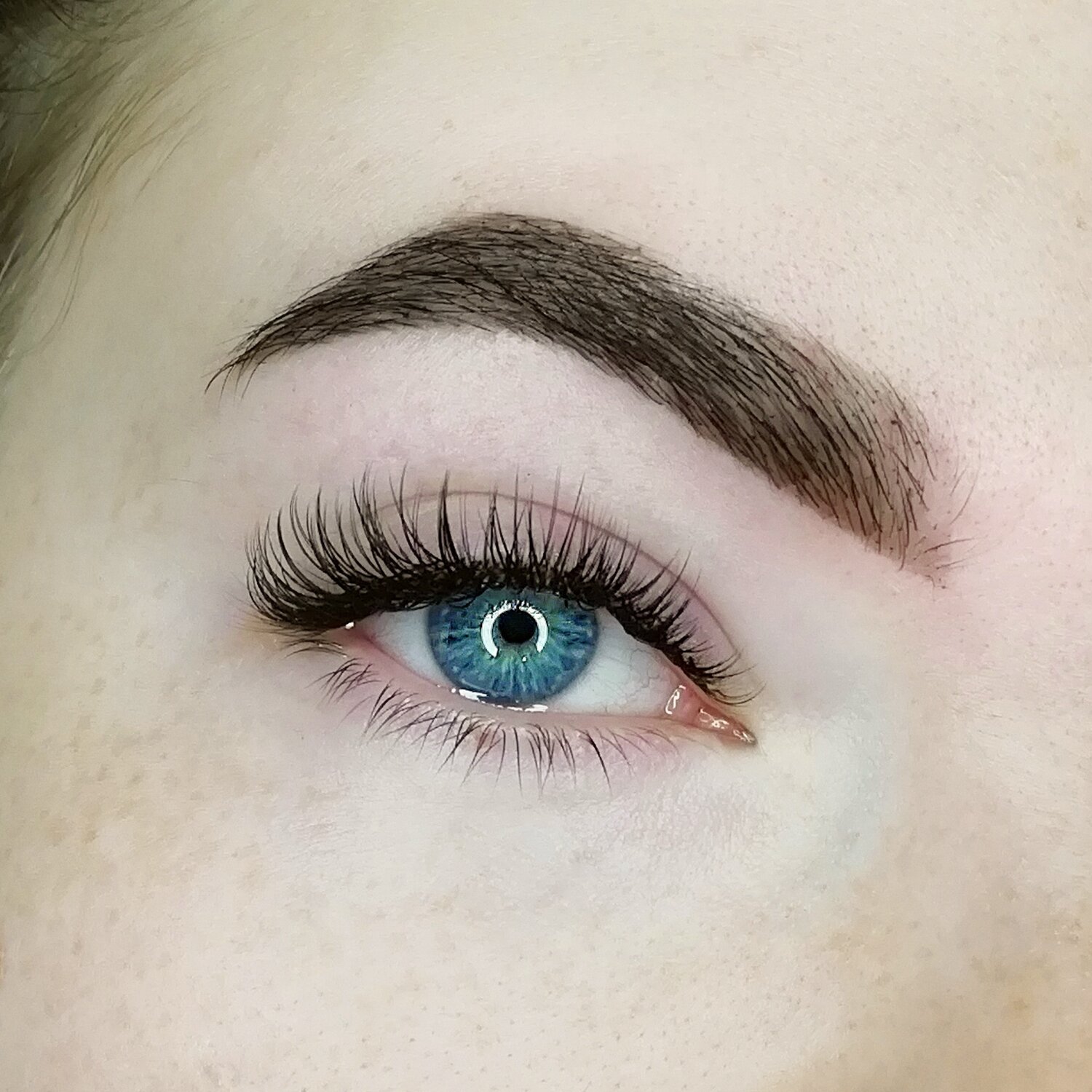 ресницы наращивание, наращивание ресниц классическое, ресницы, наращивание ресниц модели, макияж бровей