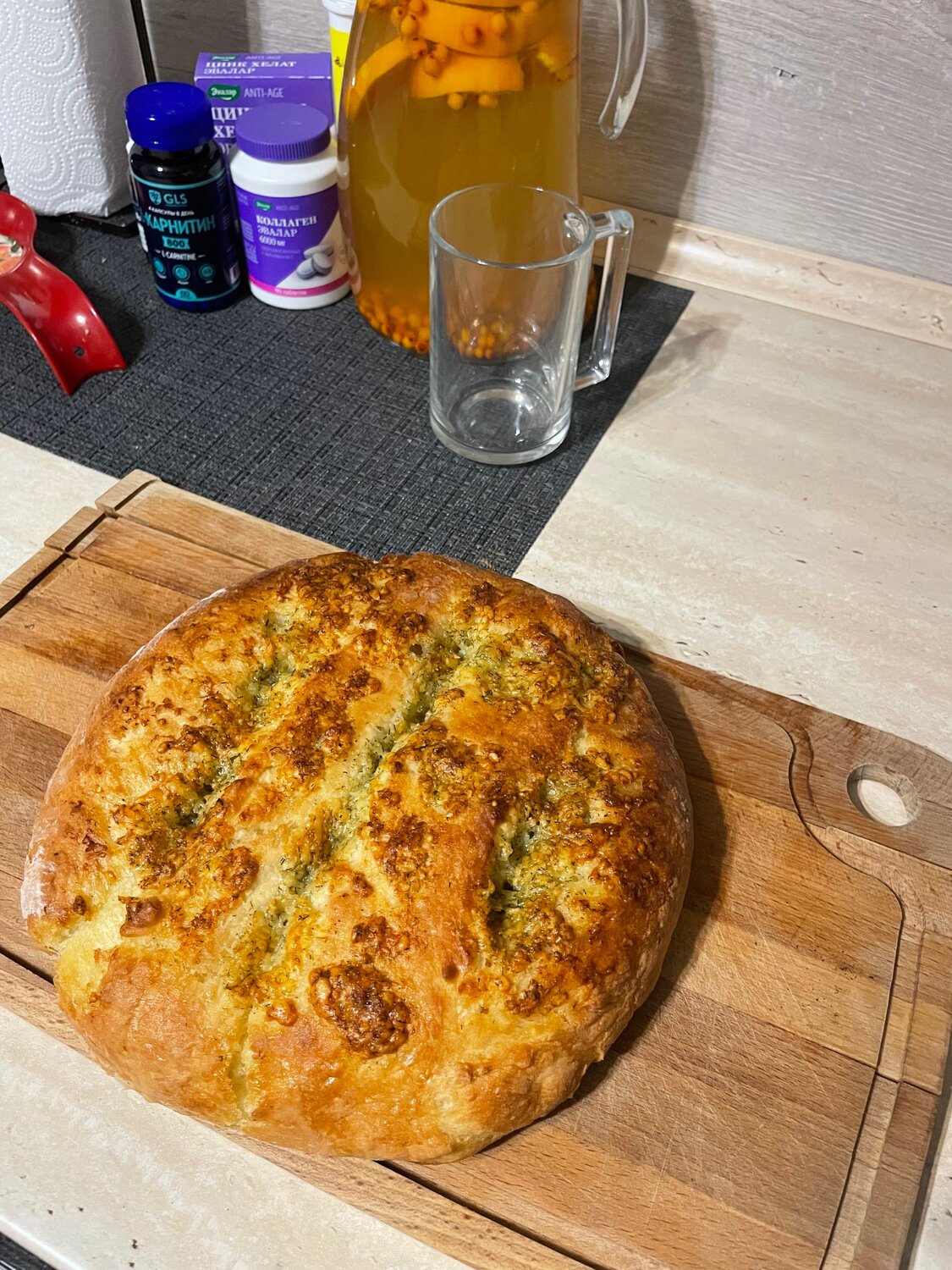 домашний хлеб, хлеб с сыром, сырный хлеб, хлеб с сыром и зеленью