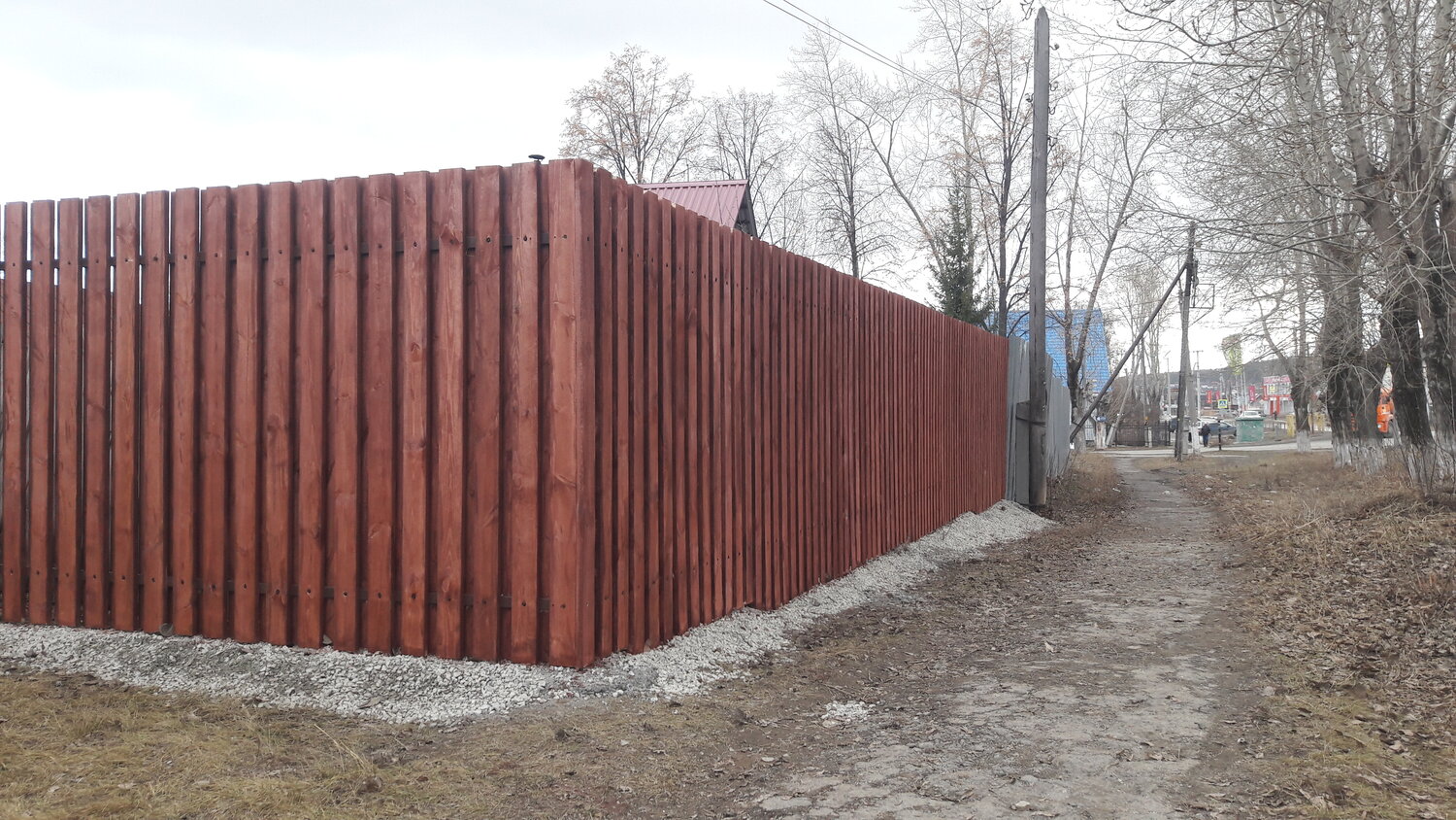 профнастил для забора, забор из профнастила, забор из профлиста, заборы для частного дома из профлиста, упавшие заборы из профнастила