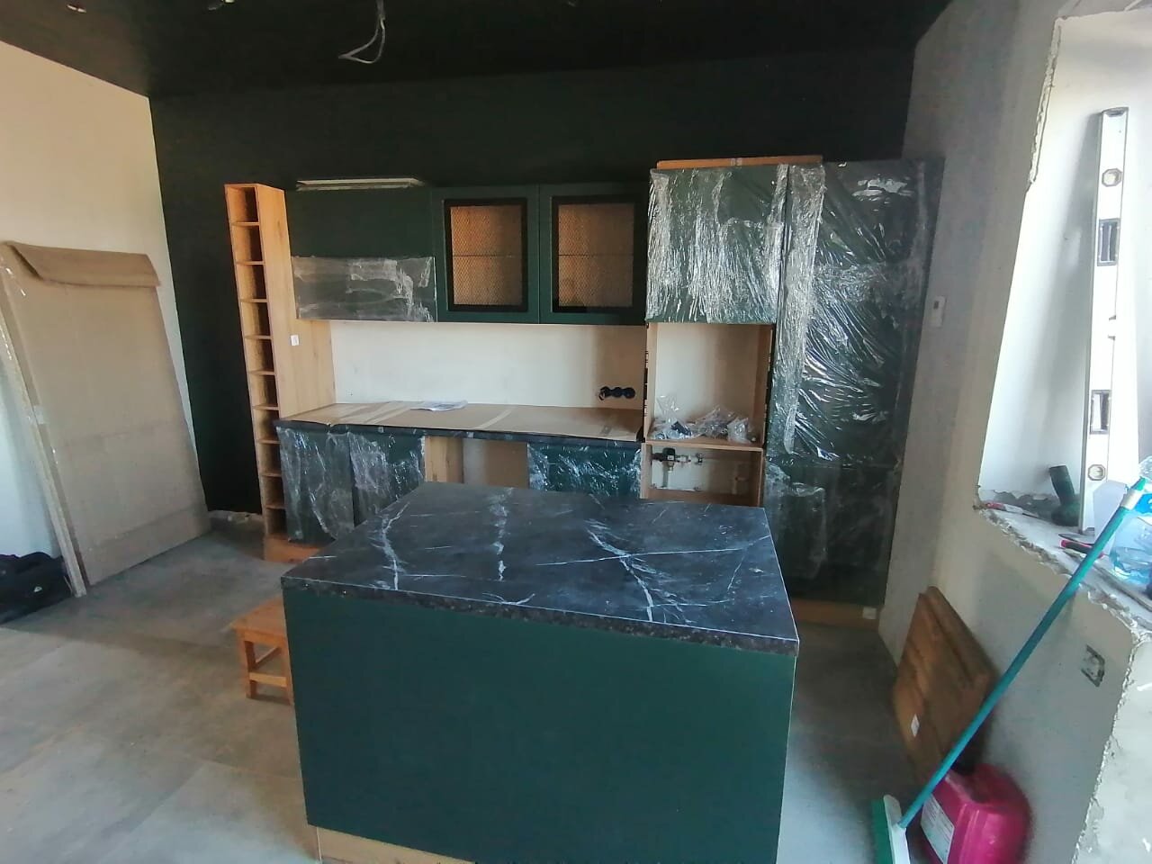 комната, кухонная мебель, квартира, кухня холодильник, огромная кухня