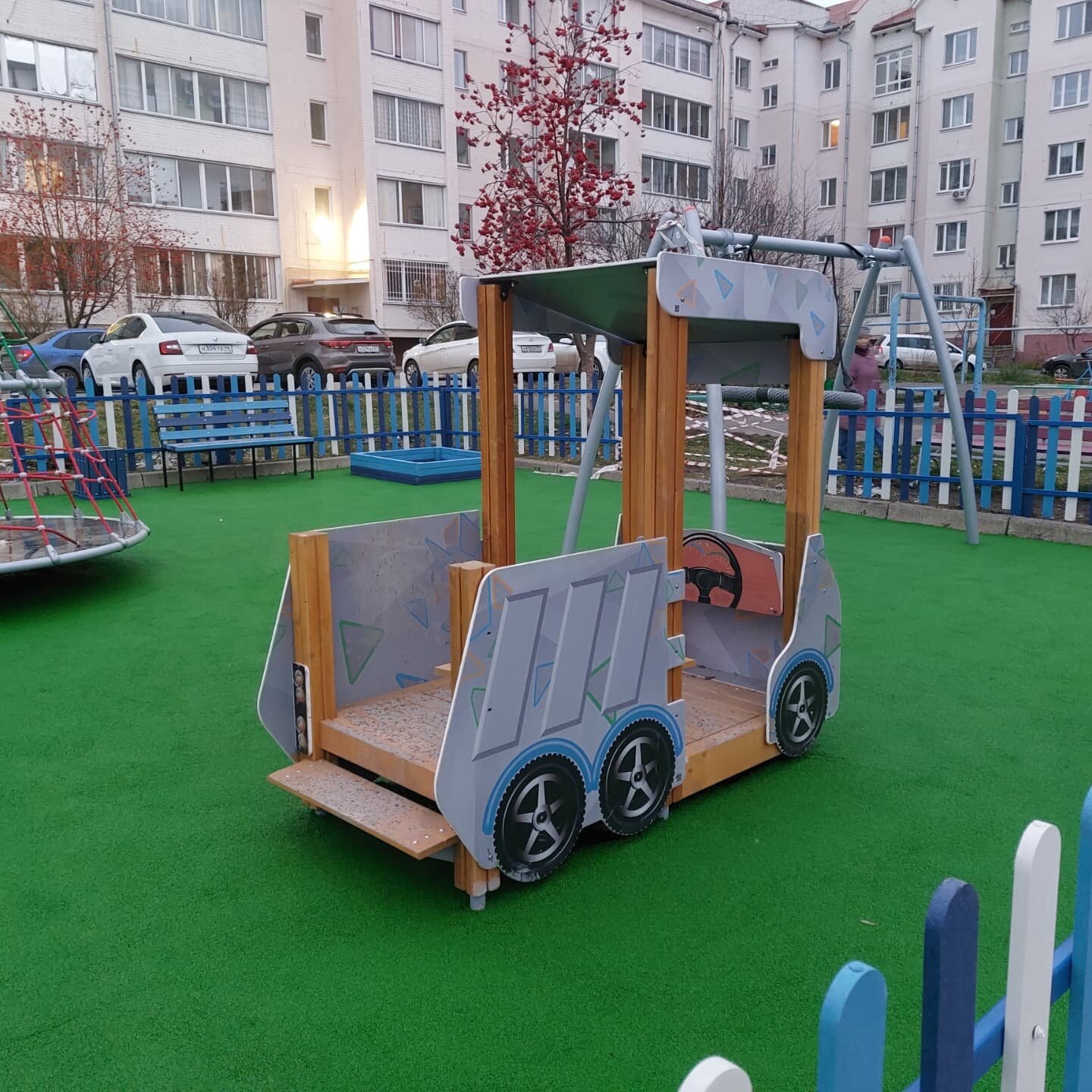 игровая площадка, двор, детская площадка, жилой комплекс, площадка