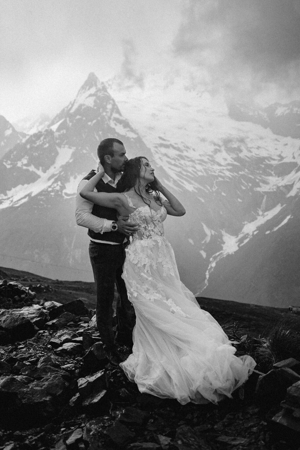 необычные свадьбы, свадебная фотосессия в горах, свадьба в горах дагестана, свадебная фотосессия в грузии, свадьба в горах