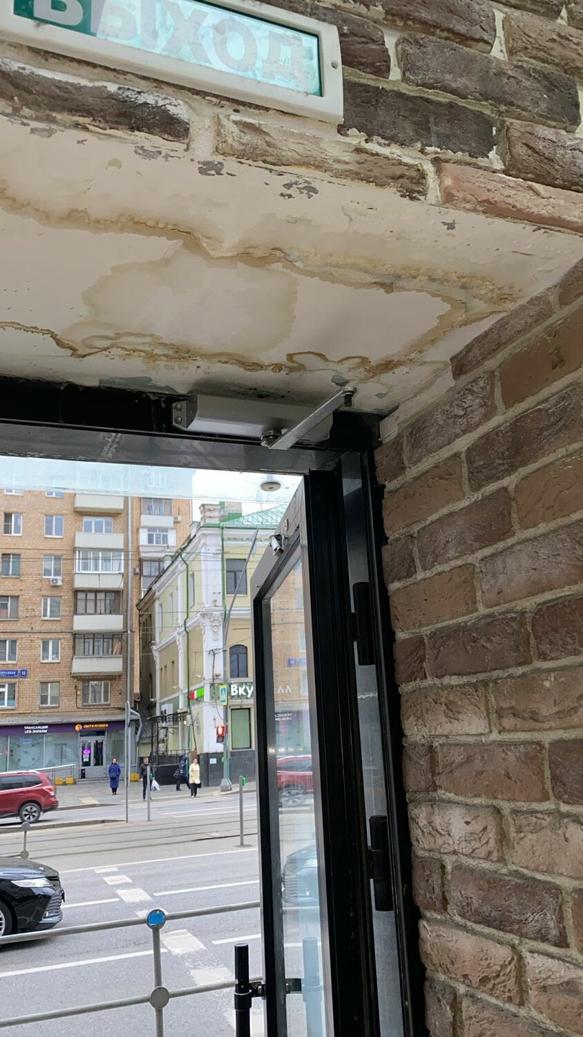 Регулировка алюминиевых дверей