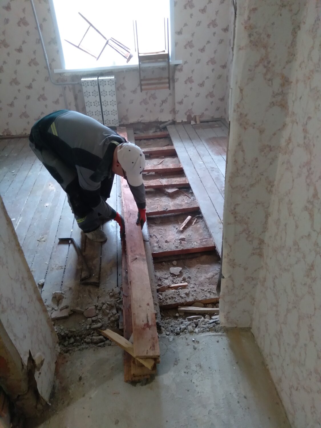 демонтаж деревянных полов, демонтаж деревянного пола, деревянные перекрытия в квартире, демонтаж пола, демонтаж деревянного пола в квартире