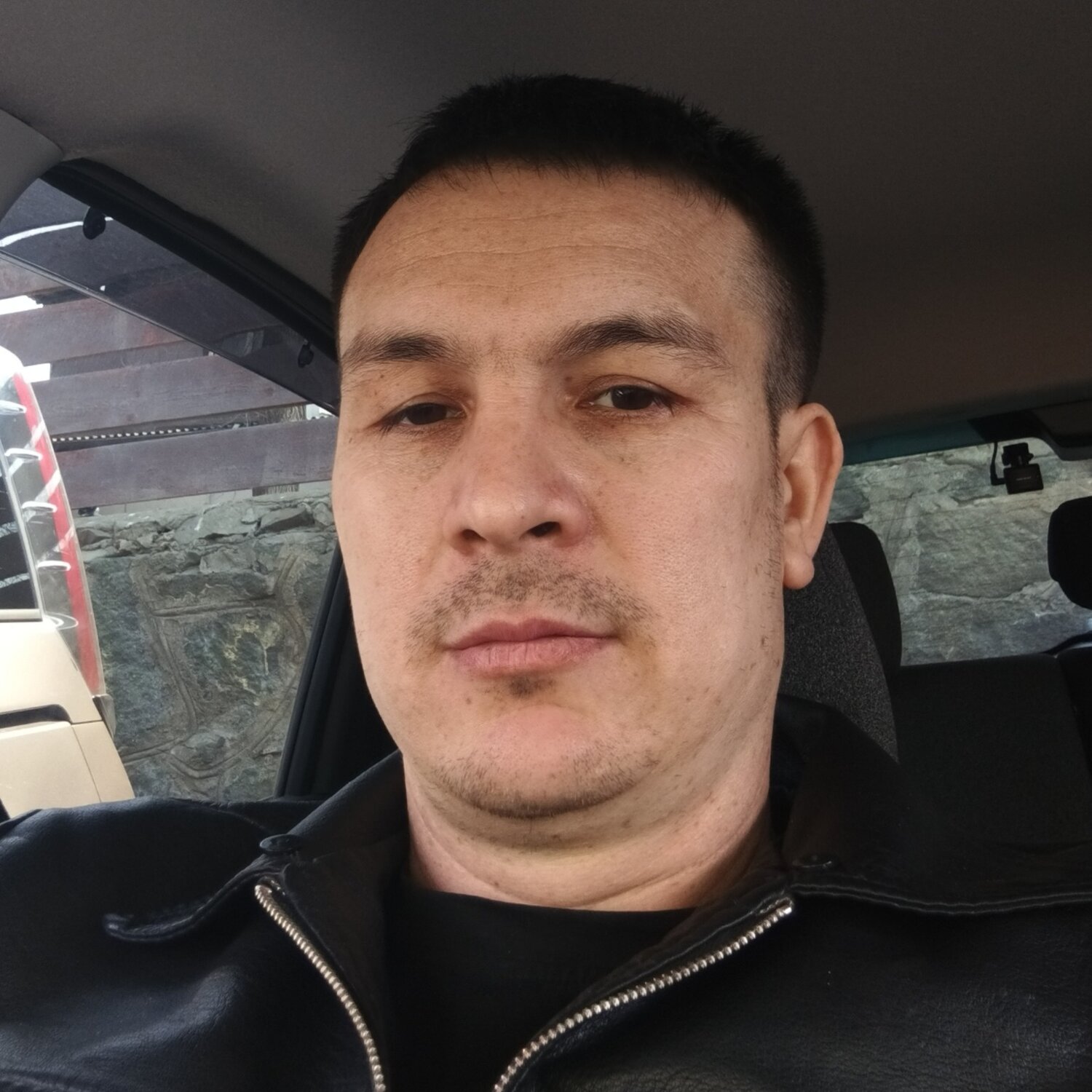 Жасур Жамолов