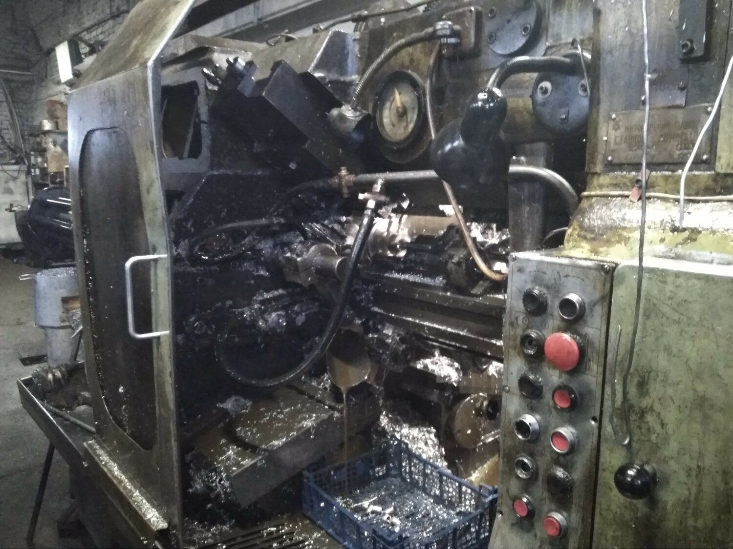 шестишпиндельный токарный автомат 1б240-6к, токарный станок модель 165, станок токарно-винторезный тс-75, зубофрезерный станок 53а30, токарно-револьверный станок 1в116