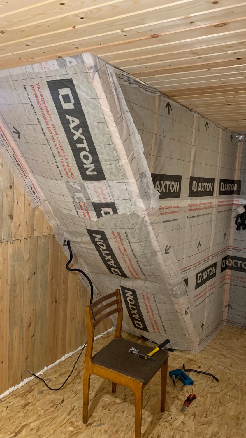 пароизоляция в каркасном доме, пароизоляция изоспан, пароизоляция, утепление стен картоном, стыки пароизоляции
