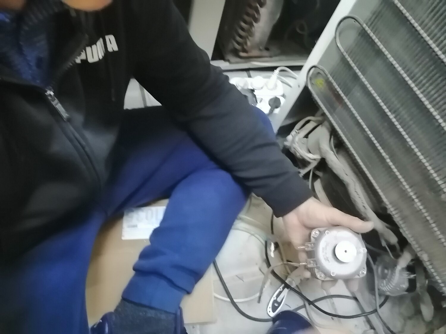 заправка холодильника фреоном, холодильник ремонт, заправка холодильника фреоном r600a, кондиционер, частный мастер по ремонту холодильников
