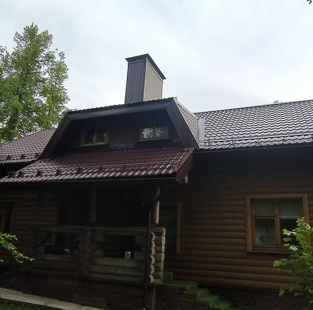 Монтаж кровли из металлочерепицы