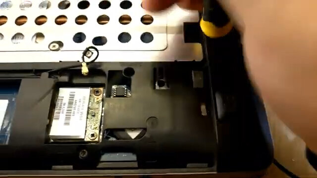 в ноутбуке, b575 lenovo wi fi адаптер, жёсткий диск для ноутбука, модуль вайфая ноутбука асер aspire, разобранный ноутбук