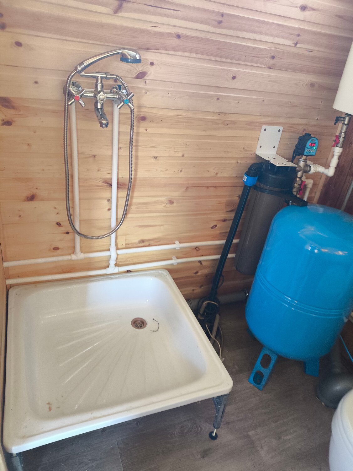 водоснабжение бани, водопровод в бане, система водоснабжения на даче, водоснабжение на даче, водоснабжение в частном доме