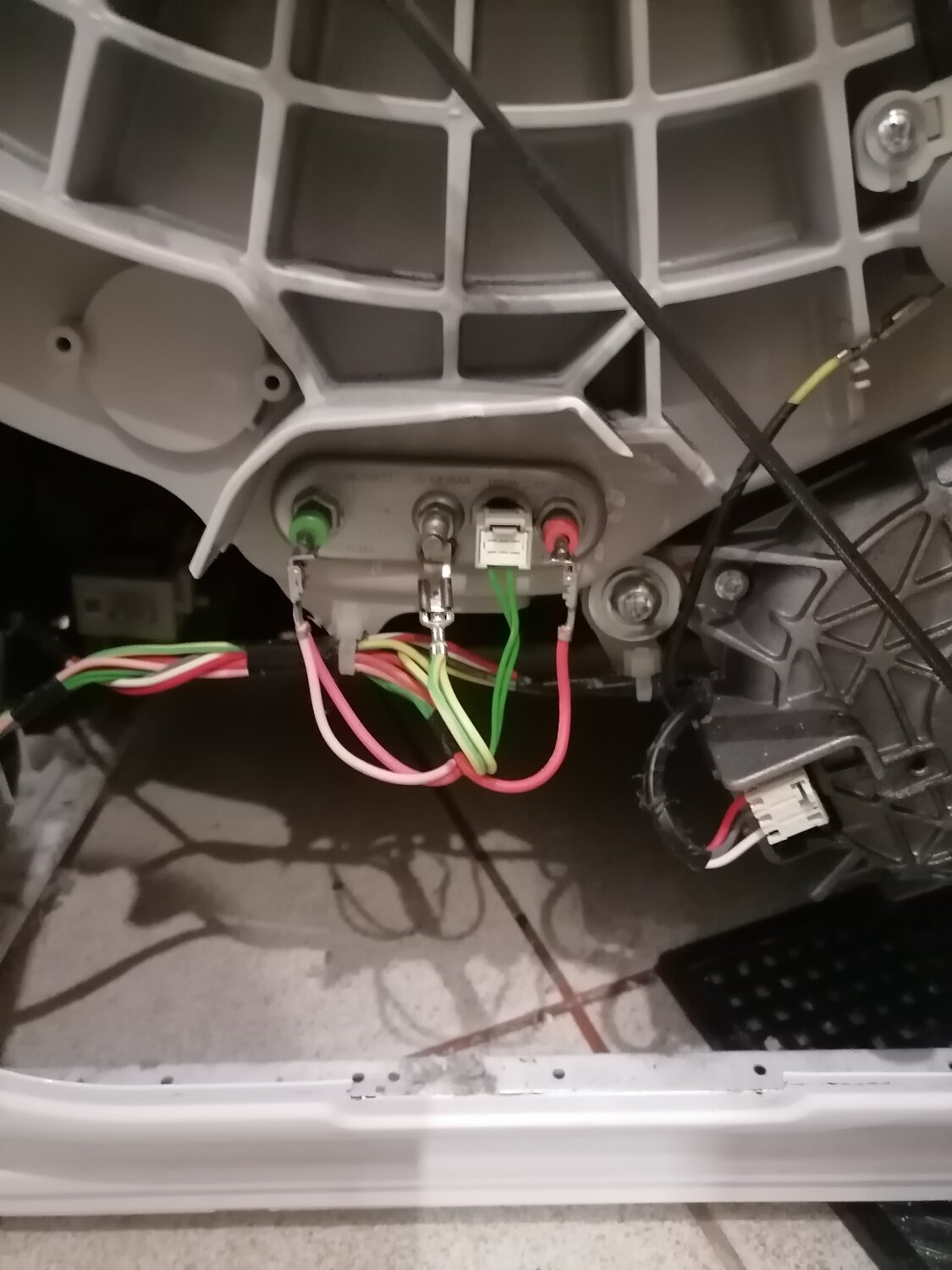 замена тэна в стиральной машине, тэн в стиральной машине, тен в стиральной машине, крепление тэна в стиральной машине lg, провода на тэн в стиральной машине самсунг