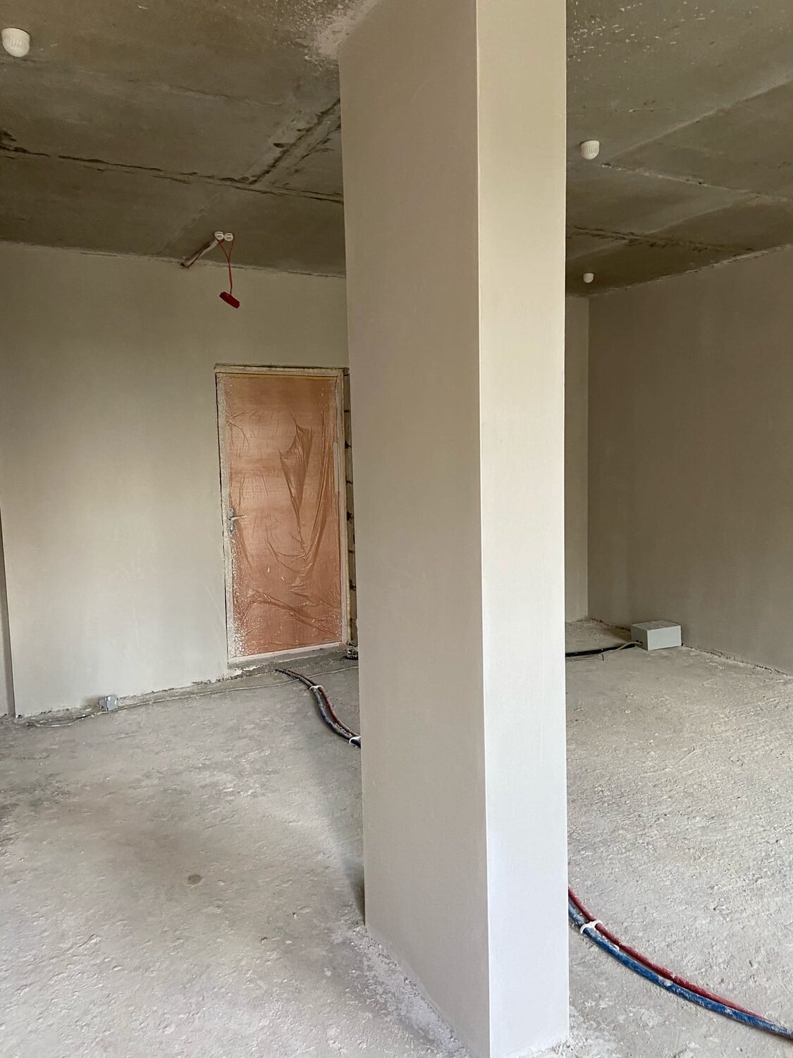 механизированная штукатурка стен, штукатурка стен, шпаклевка стен, черновая штукатурка, штукатурка стен в квартире