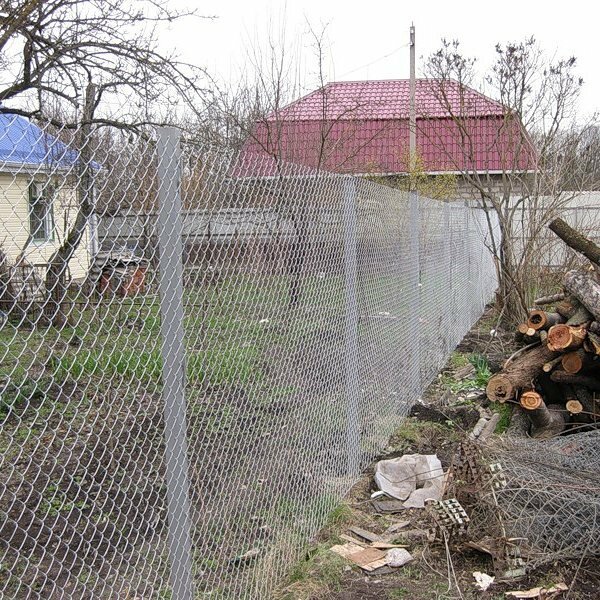 Строительство забора из сетки Рабица
