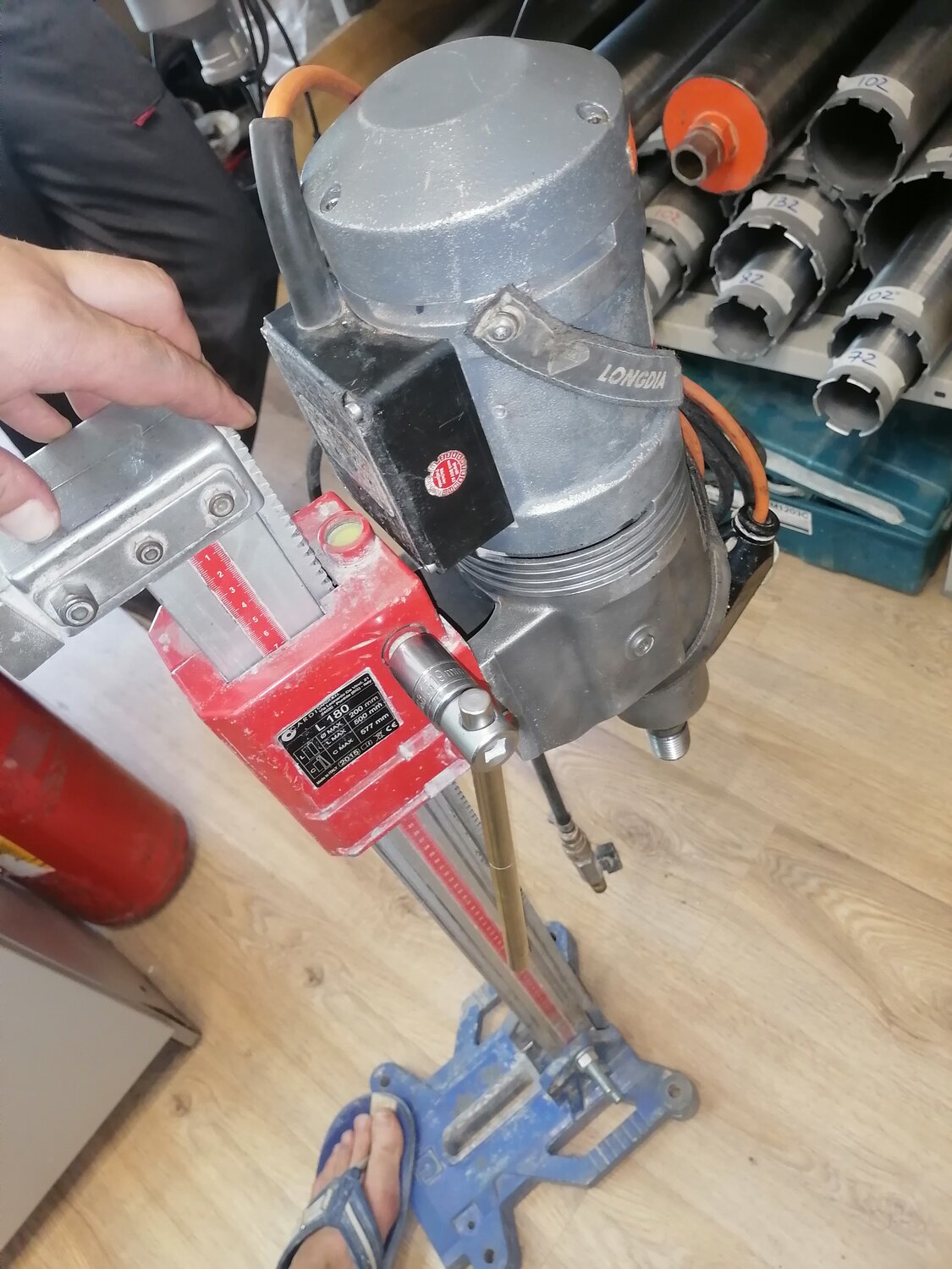 cardi 300 установка алмазного бурения, двигатель для алмазного бурения milwaukee dcm2-180 c, алмазное бурение доктор бендер, алмазное сверление, установка алмазного сверления
