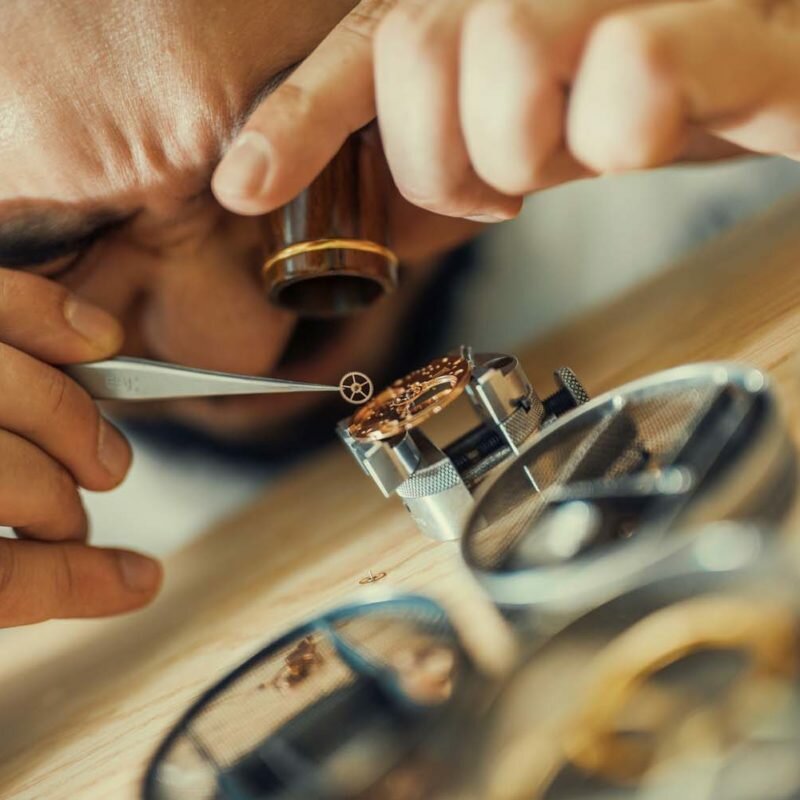 часовщик, watch repair, профессия часовщик, оценщик ювелирных изделий, часовая мастерская