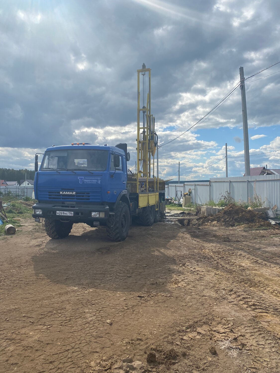 камаз 66222 сортиментовоз, маз 6317 лесовоз с манипулятором с прицепом, камаз лесовоз с прицепом 43118, камаз 44108 с полуприцепом, камаз