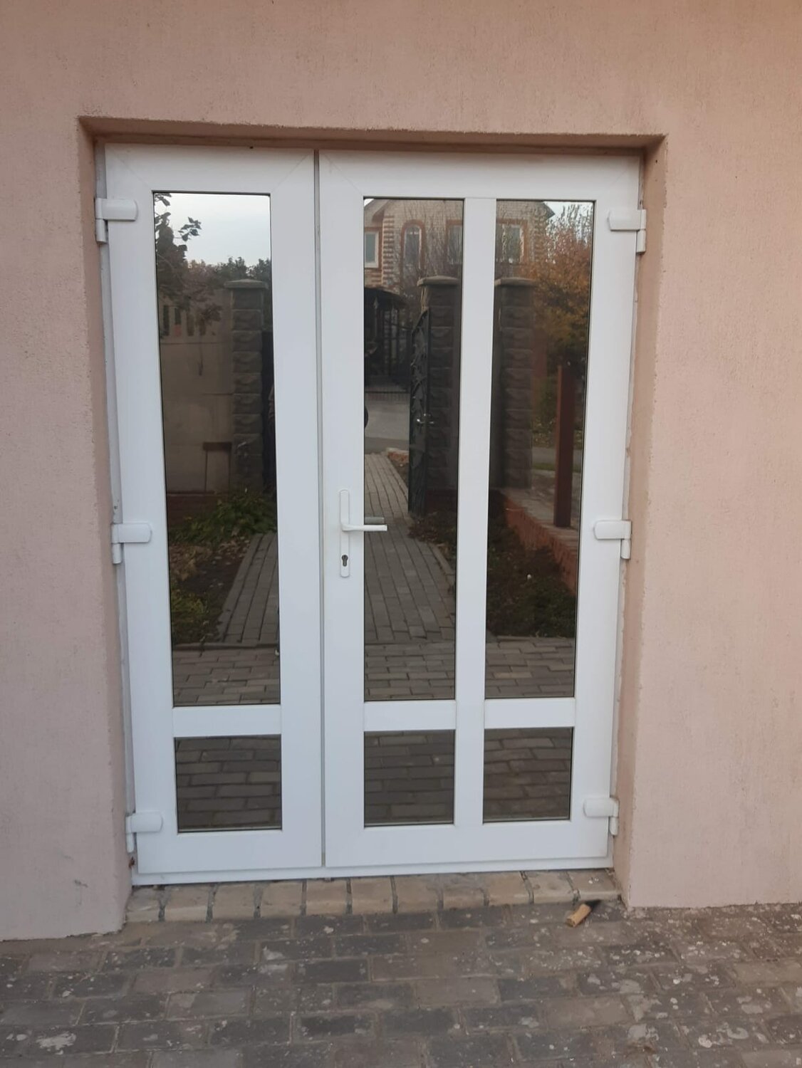 Чем покрасить пластиковую дверь - 95 фото