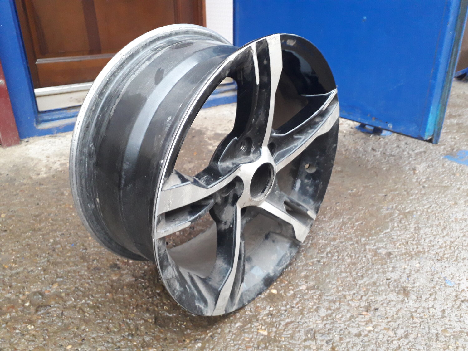 литые диски, колесные диски, диски r18 caliber, диски r408, оригинальные диски