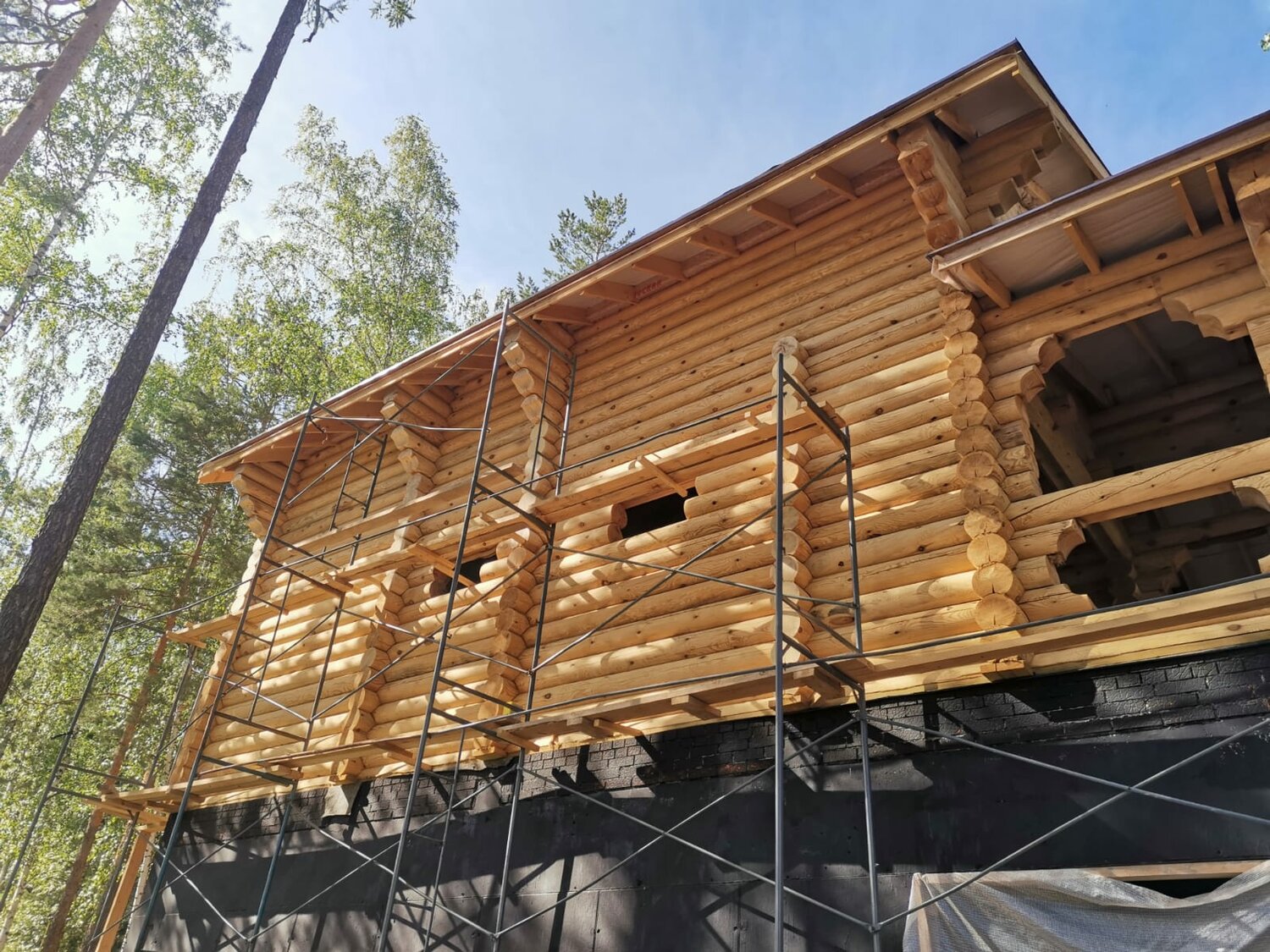 сруб дома, сруб, строительство деревянных домов, деревянный дом, дом из оцилиндрованного бревна