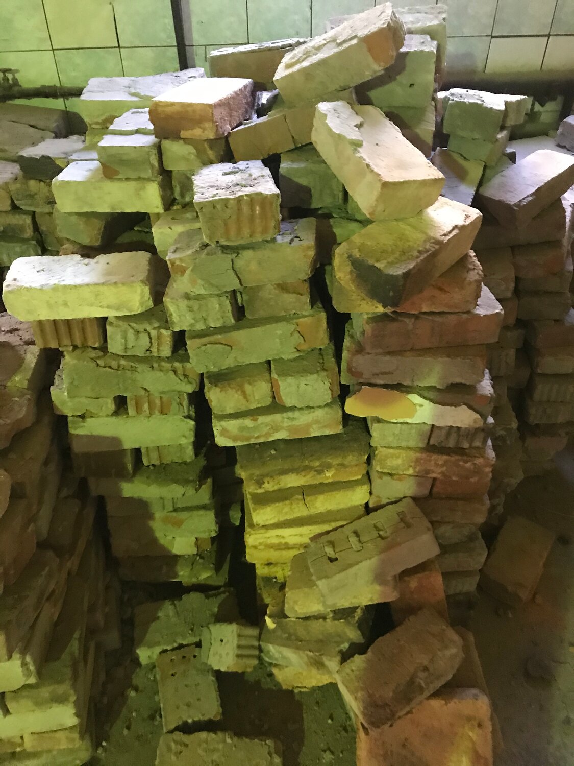 дубовые дрова, дрова обрезки, шпалы русшпала, кирпич бу, камни кирпичи