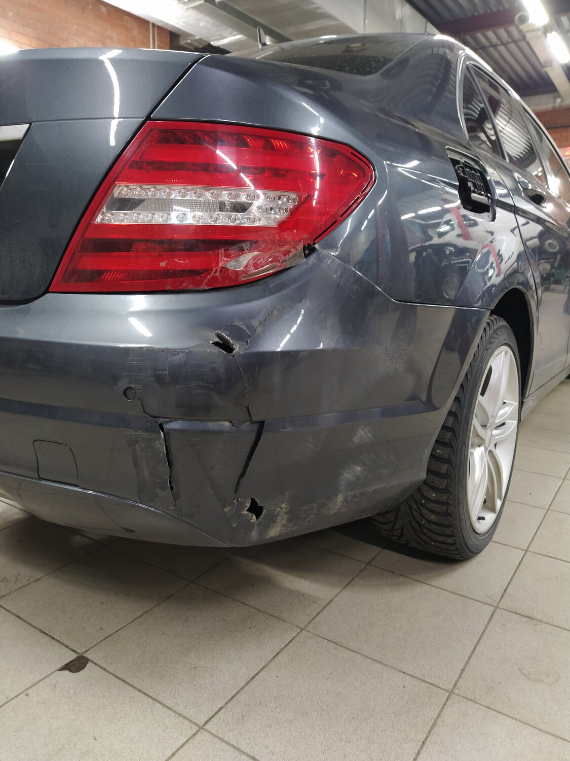 автомобиль, авто, bmw e71 кузовной ремонт крыла, кузовной ремонт, вмятина на заднем бампере ауди а6