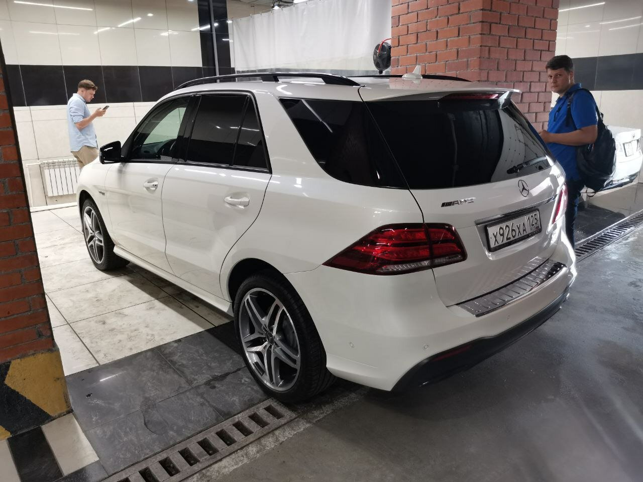 mercedes-benz ml 63 amg, gle 63 w166 белый, mercedes-benz gle, gle 300d 2018 w166 сзади, Mercedes-Benz M-klasse III (W166)