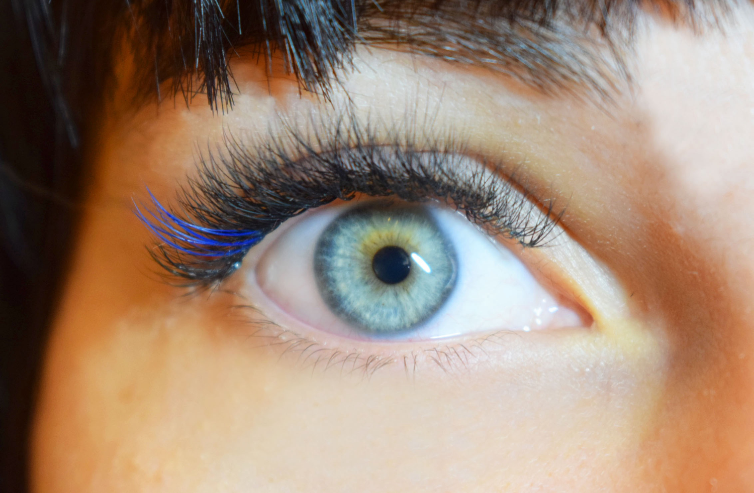 ресницы, ресницы классика, наращивание ресниц, ресницы с эффектом, ресницы с синими лучиками