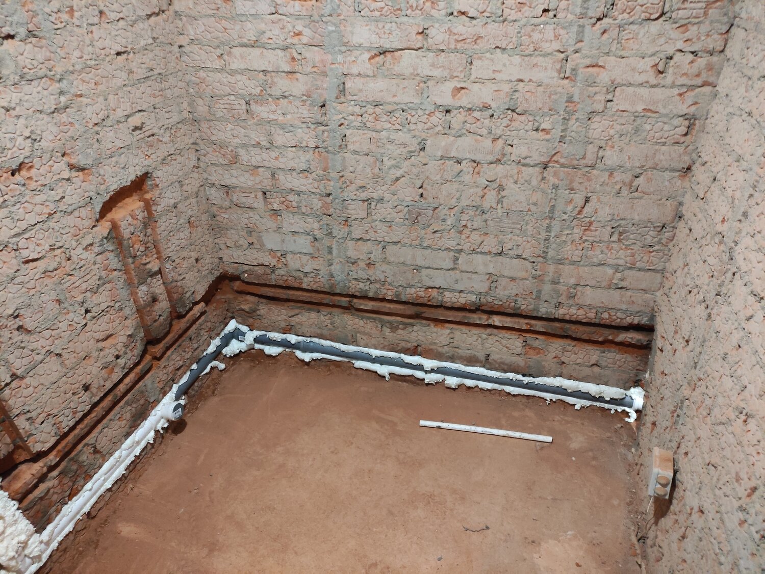 стяжка пола иглино, заливка стяжки, стяжка пола, канализационные трубы под стяжку