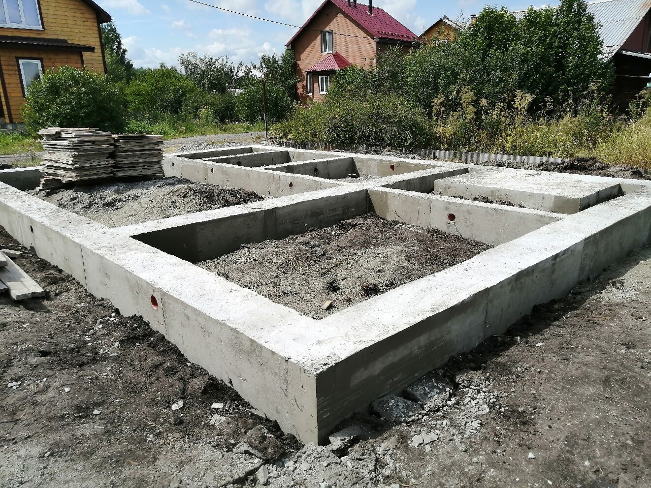 фундамент для дома, ленточный фундамент для дома, фундамент ленточный, фундамент ленточный монолитный железобетонный, ленточный монолитный фундамент для бани
