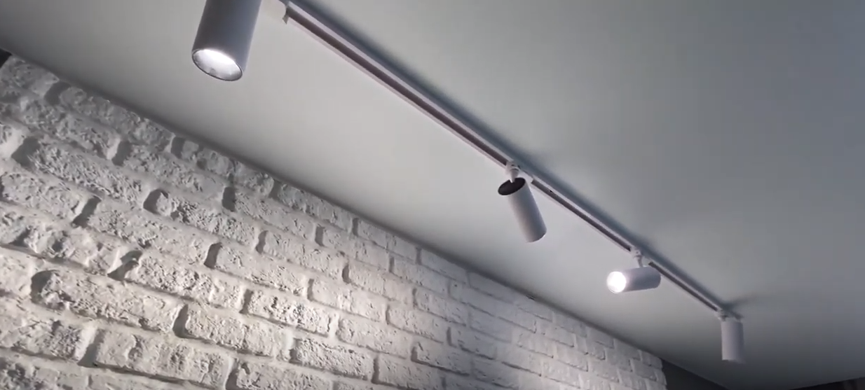 трековые светильники, трековые светильники 20w led track light, трековое освещение, светильники на натяжной потолок, трековые светодиодные светильники