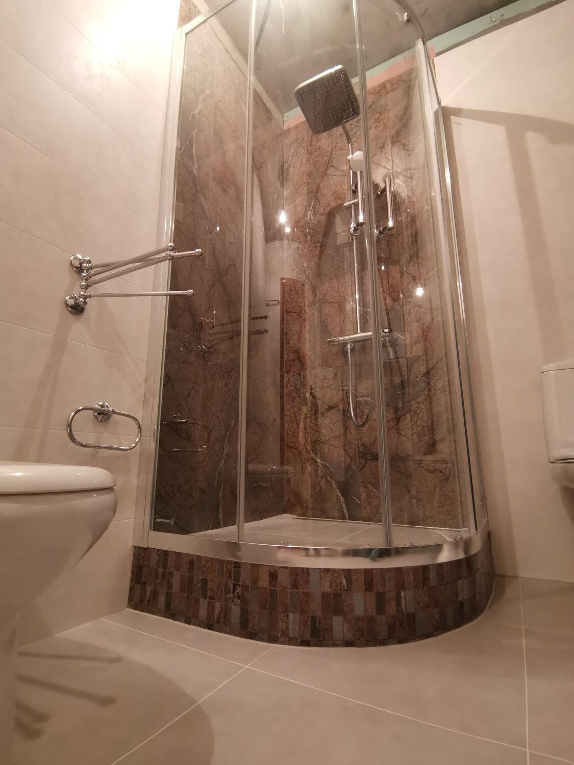 ванна душевая кабина, душевой уголок с поддоном 80х80 в доме, ванная комната, душевая кабина, ванна с душевой кабиной