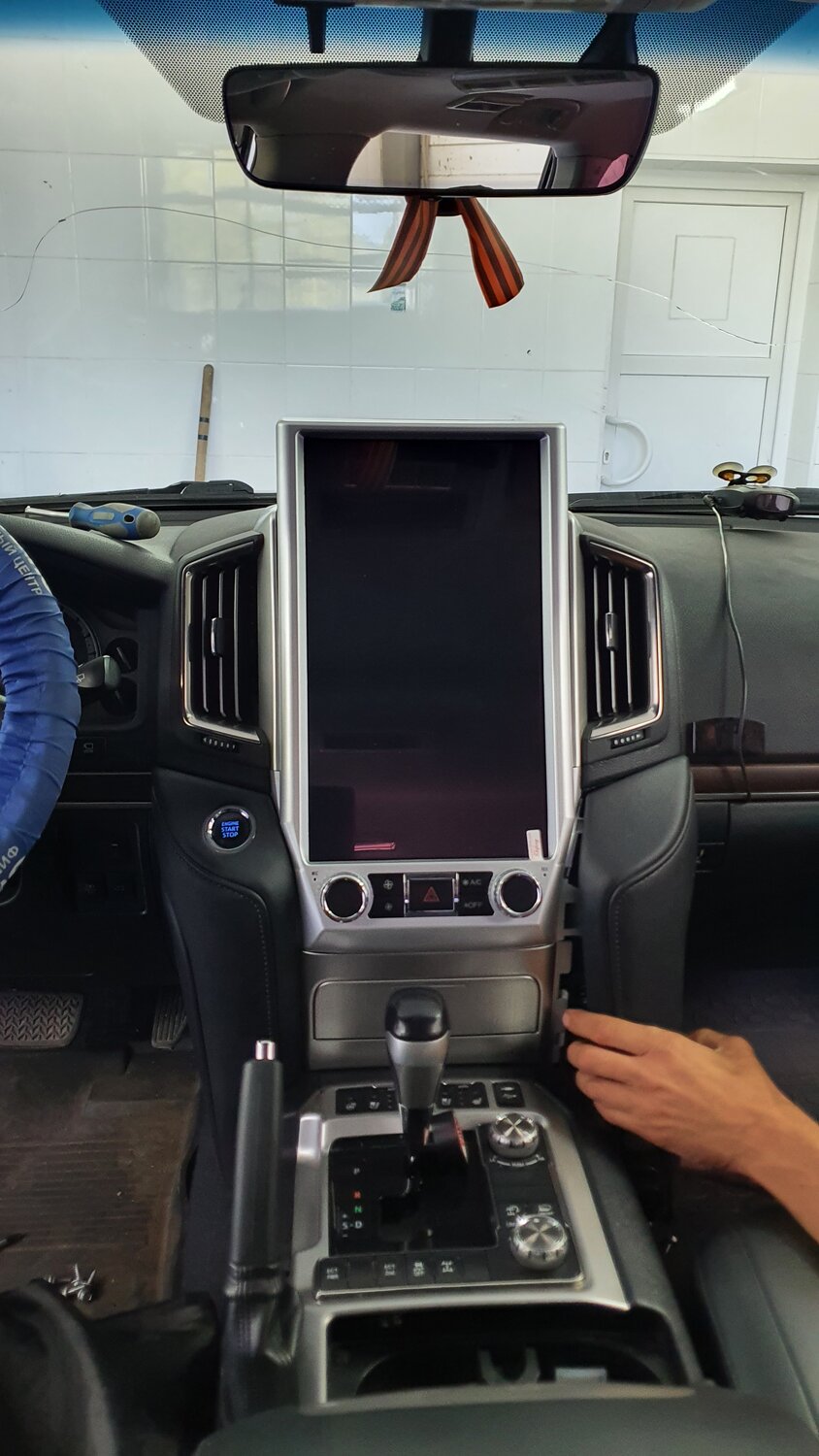 магнитола тесла на лексус gx 460, магнитола тесла для тойота ленд крузер 100, магнитола тесла для тойота, мультимедиа тесла на ленд крузер 200, магнитола в стиле тесла