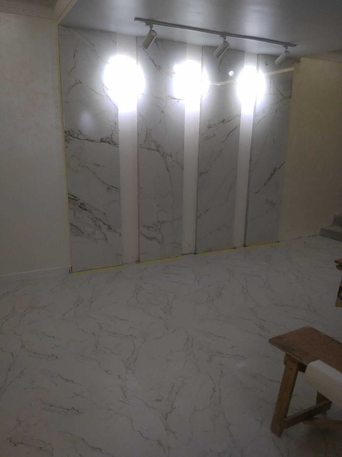 декоративная штукатурка, дизайнерские ремонты, декор стен, светильник гирлянда, интерьер