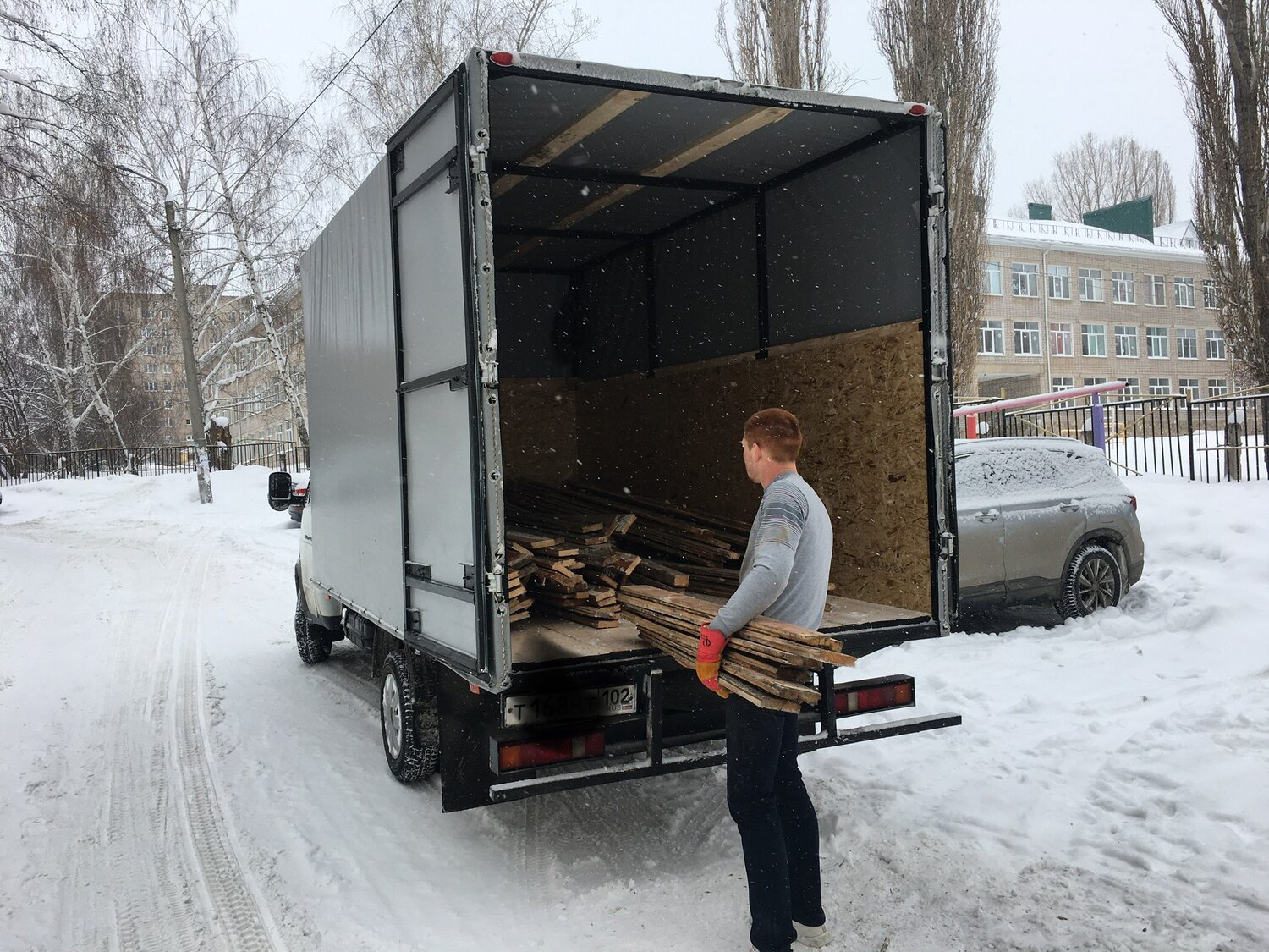газель с грузчиками, вывоз мусора газель грузчики, грузоперевозки переезды, фургон газель, грузоперевозки будка