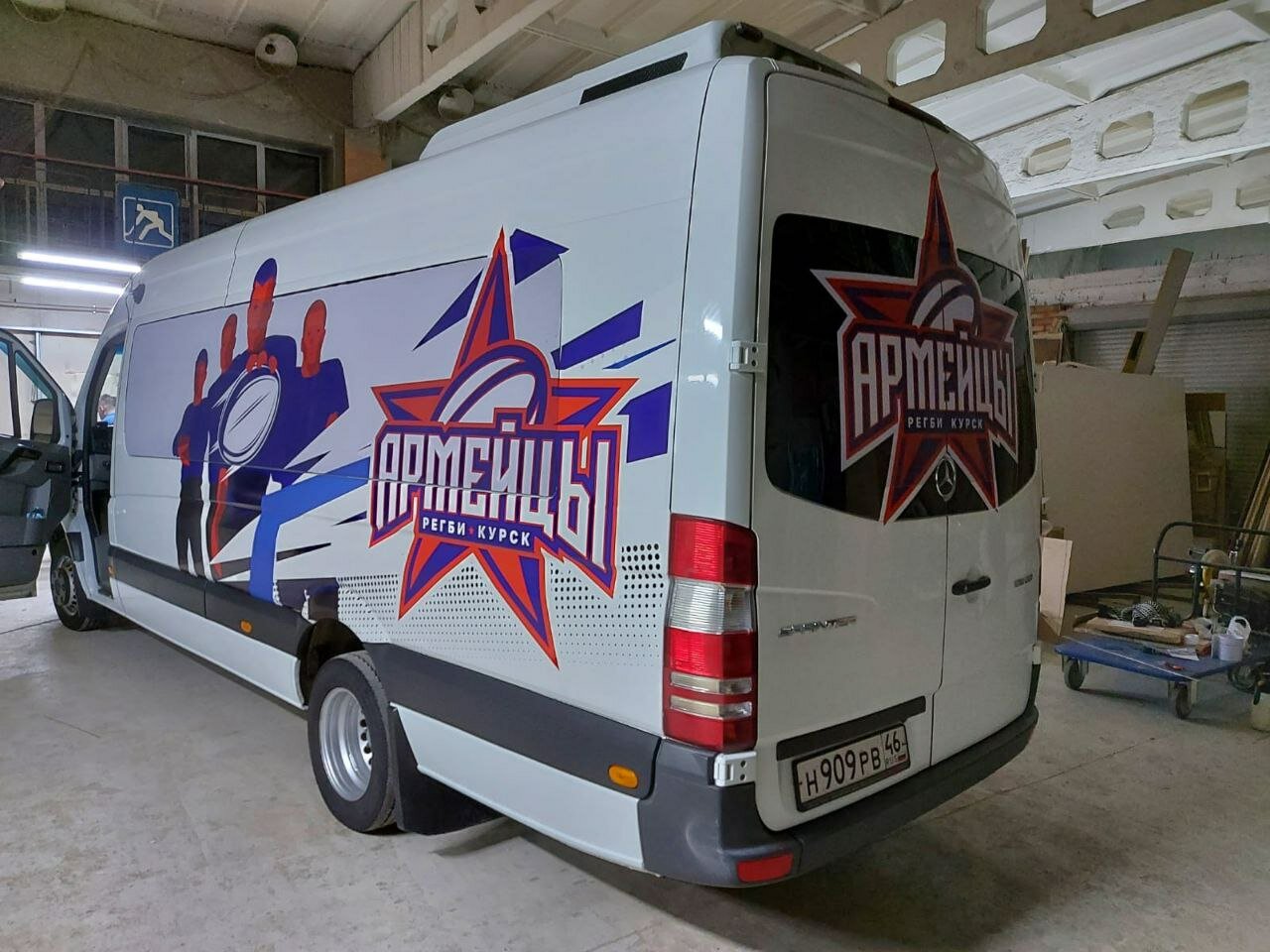 Брендирование микроавтобуса