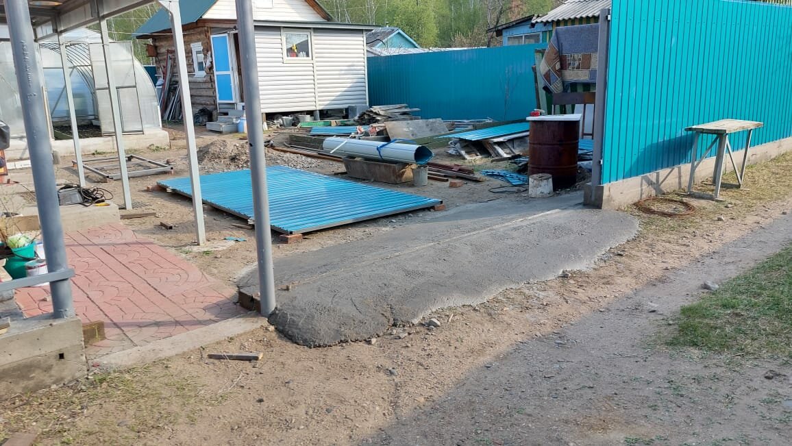 площадка для автомобиля на даче, геотекстиль для стоянки машины на даче, заезд для машины на даче, площадка для машины на даче из плитки, фундамент для теплого гаража