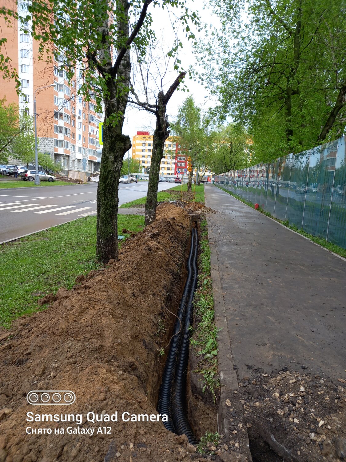 теплотрасса, траншея для водопровода, улица, наружный водопровод, реконструкция водопроводных сетей
