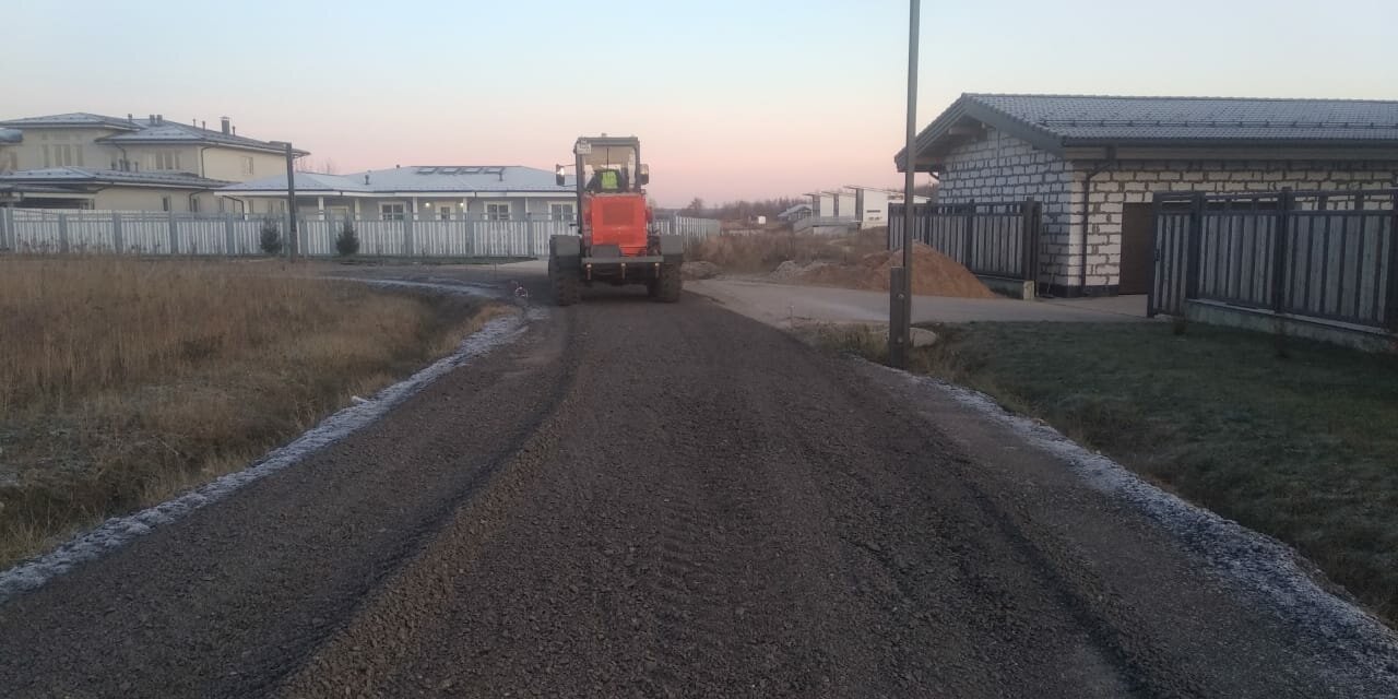 дорога, щебеночная дорога, дорога из щебня, дорога в селе, автомобильная дорога