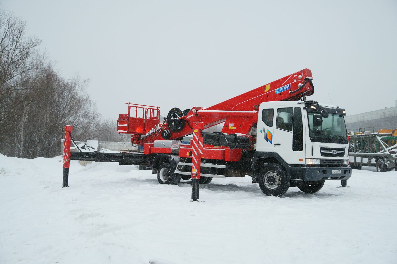 автовышка horyong sky 450, автовышка 42 метра iveco hongyan, автовышка hyundai hd 120, автовышка koho kh 520, автовышка 30 метров