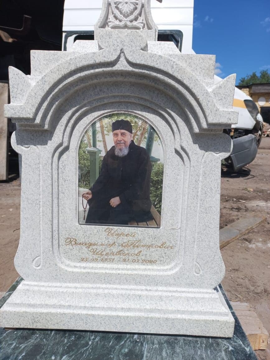 надгробные памятники, мраморный памятник, памятники и надгробия, памятники на могилу, памятники