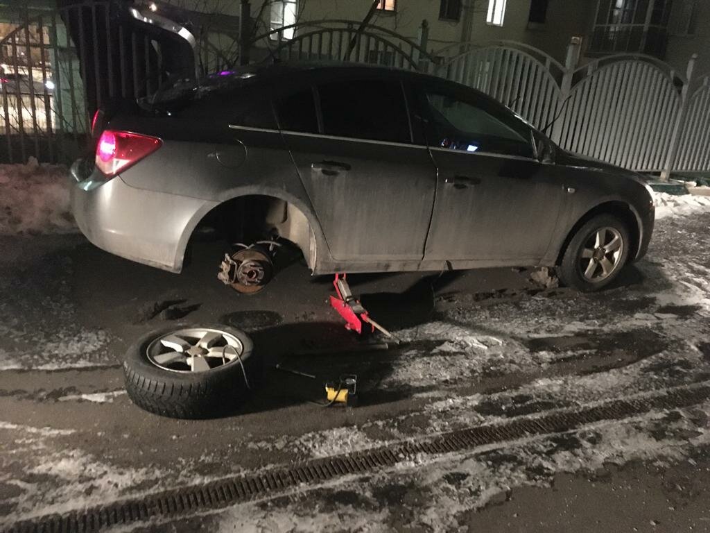 Замена аккумулятора на новый с выездом в Химках - Помощь на дорогах ...