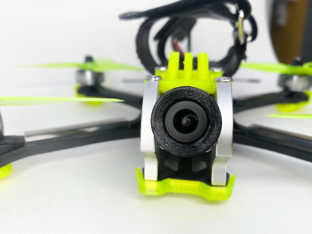 drone, квадрокоптер дрон, мини квадрокоптер, fpv квадрокоптер iflight nazgul5, радиоуправляемый квадрокоптер