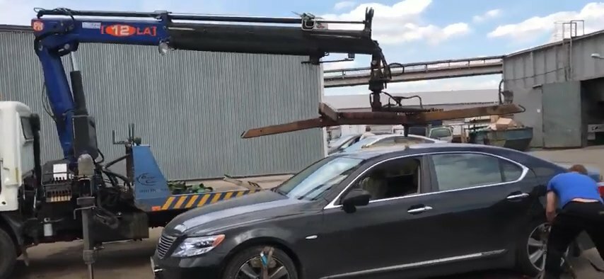эвакуатор манипулятор, эвакуатор газ, загрузка автомобиля на эвакуатор, погрузка авто на эвакуатор, машина