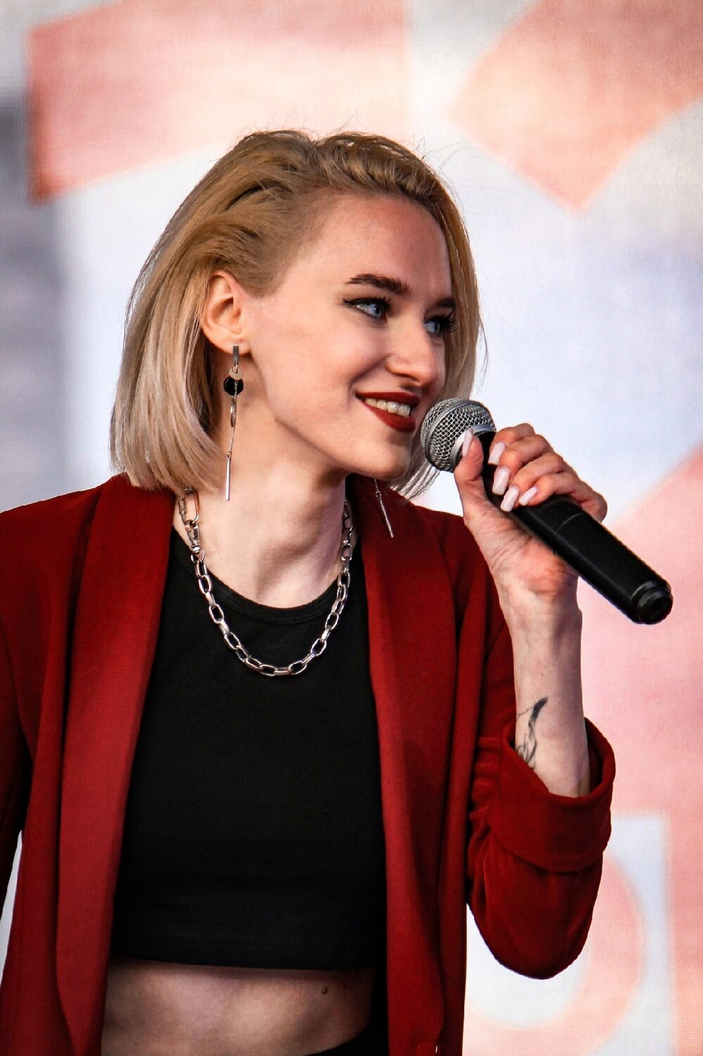 девушка, zara larsson / зара ларссон - all the time, певица полина, российские певицы, поп певицы