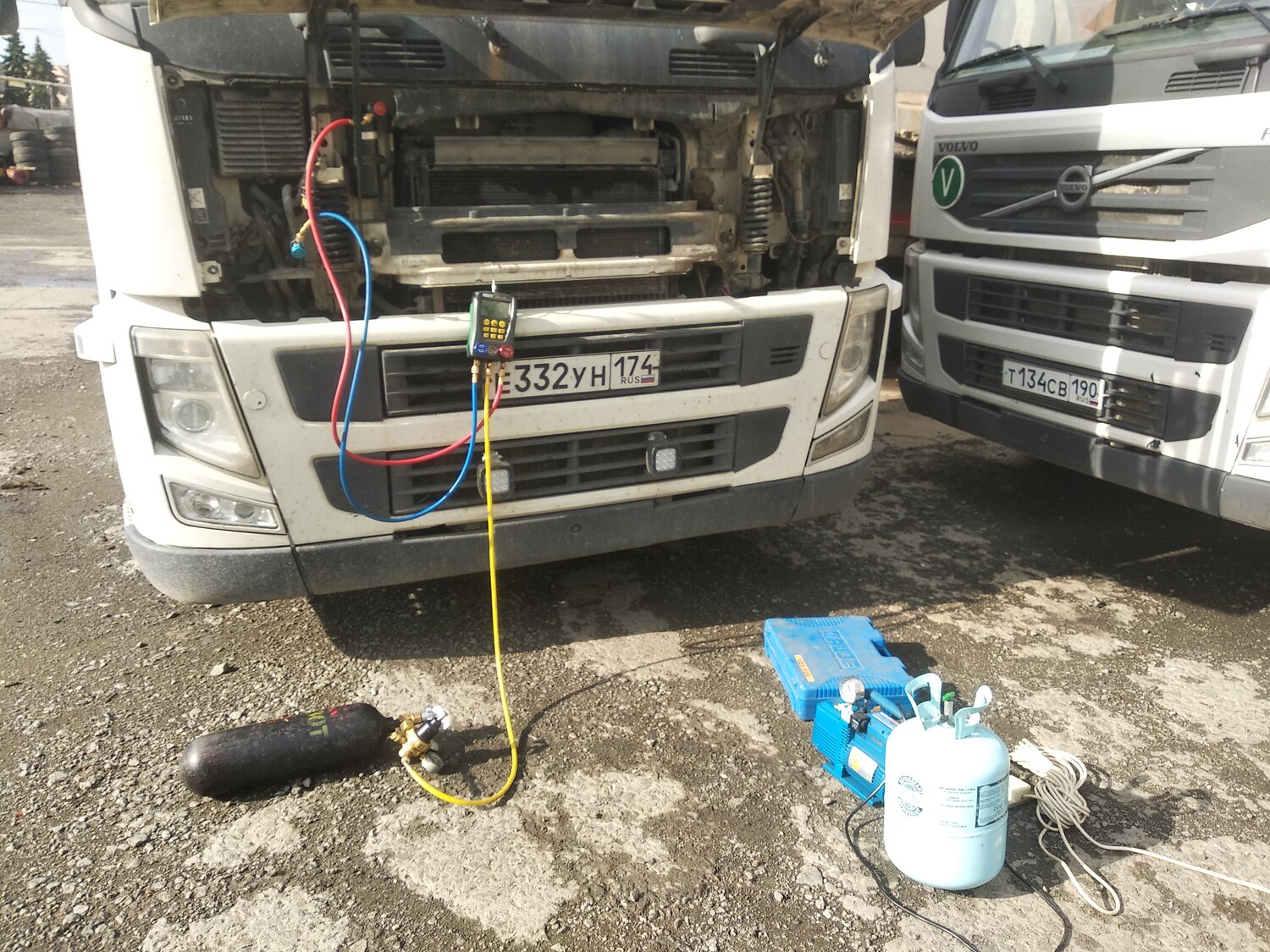 заправка кондиционера грузового автомобиля, заправка кондиционера авто, заправка автокондиционера, кондиционер заправка, кондиционер на маз
